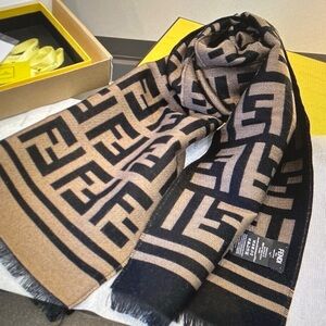 Fendi Black and Tan Geometric Scarf